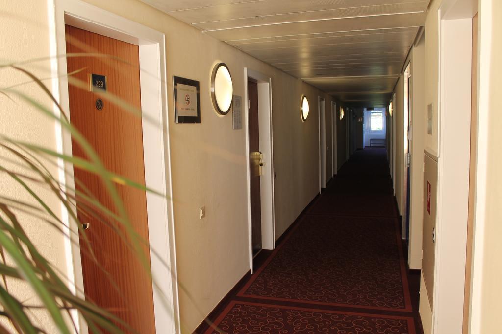 Wiking Hotel Хенштедт-Ульцбург Экстерьер фото