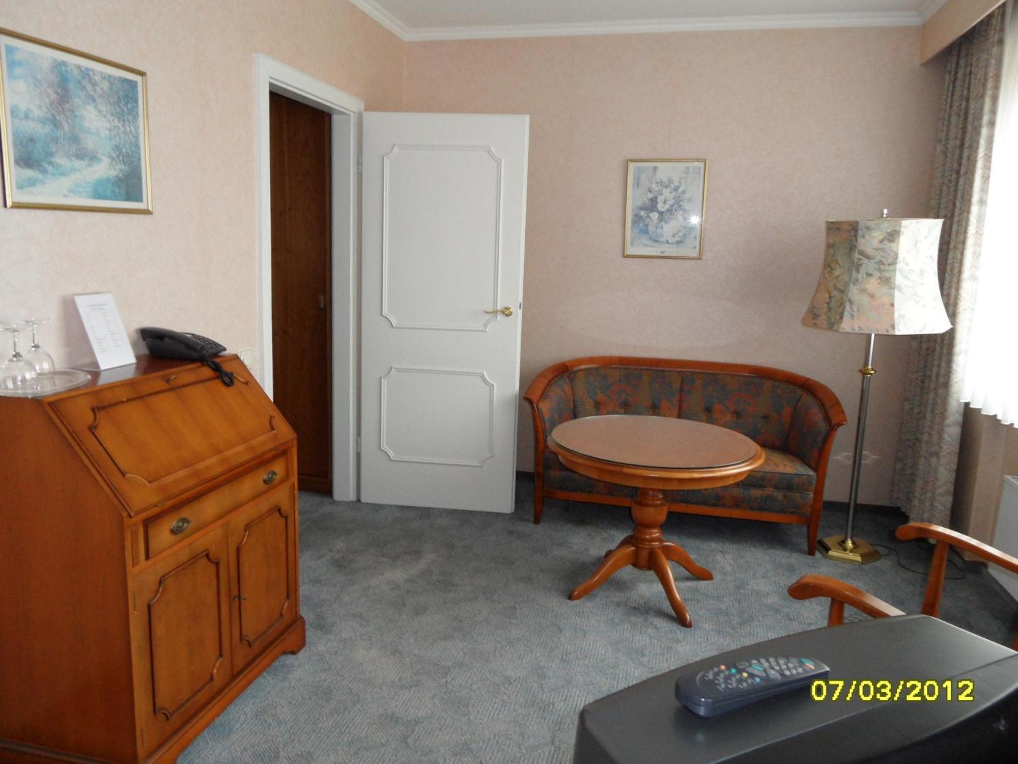 Wiking Hotel Хенштедт-Ульцбург Экстерьер фото